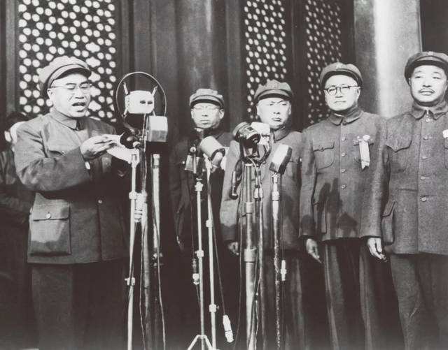 朱德说：“从现在起，我才真正是陆海空军总司令了！”