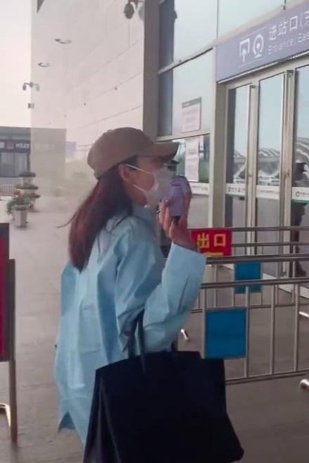 《乘风破浪的姐姐》首期录制结束，女艺人们纷纷发微博看点十足