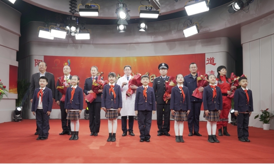 山东省城阳区：举办“感动城阳”道德模范颁奖典礼