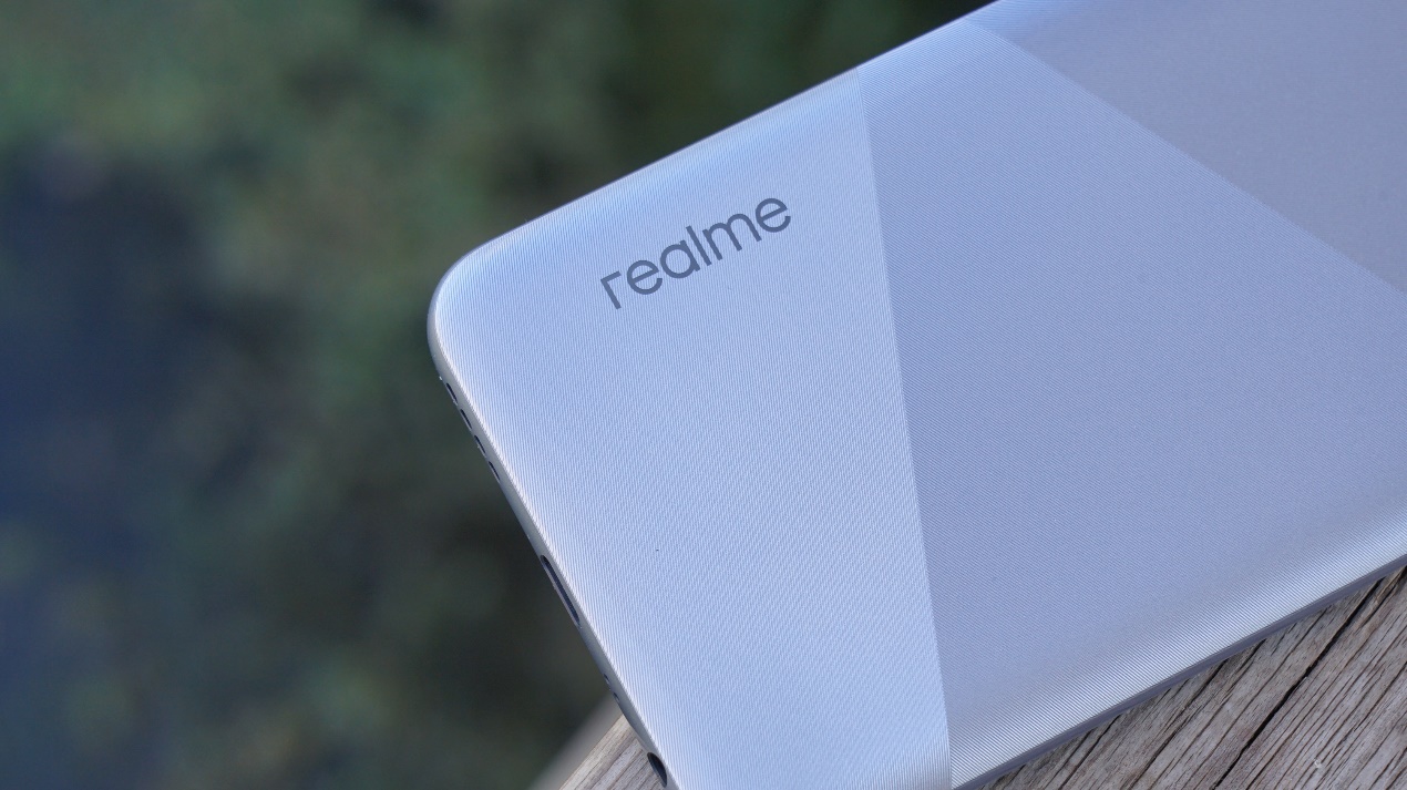 第一款1000元内的5G手机上，realme V3可否变成廉价5G优选