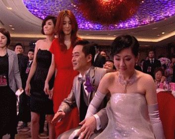 张承中为何娶了毁容的Selina后,又狠心离婚?婚礼的