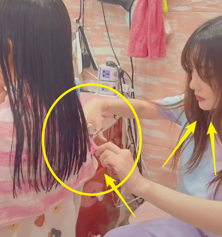 贾乃亮在盛典出尽风头后，李小璐在家给娃理发