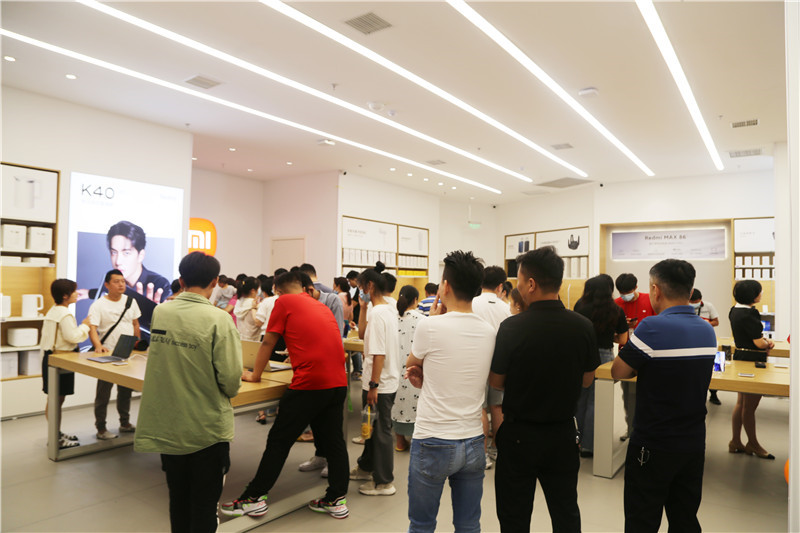 小米阜阳吾悦广场店盛大开业