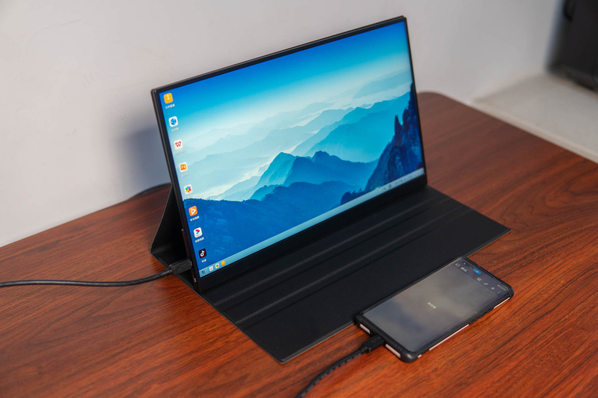 99% P3色域，10bit色深，这真是一块便携显示屏？