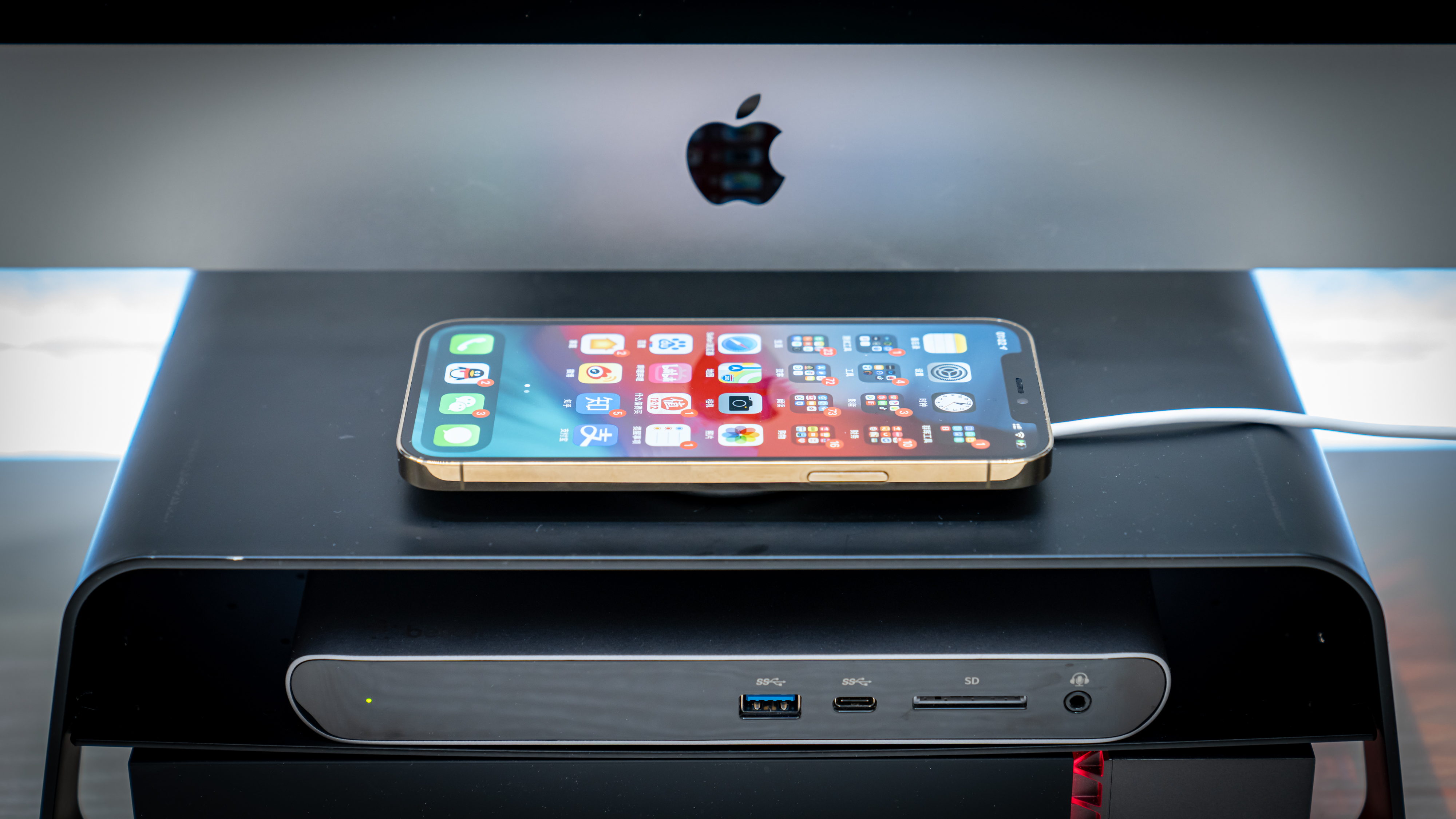 iPhone 12配件怎么选？手机壳、快充头、无线充一