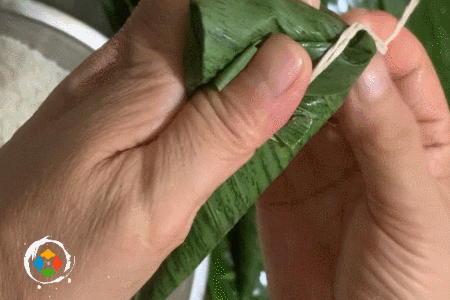 重庆的粽子有多独特？咸甜皆可，白粽子蘸糖吃，腊肉粽子最奢华