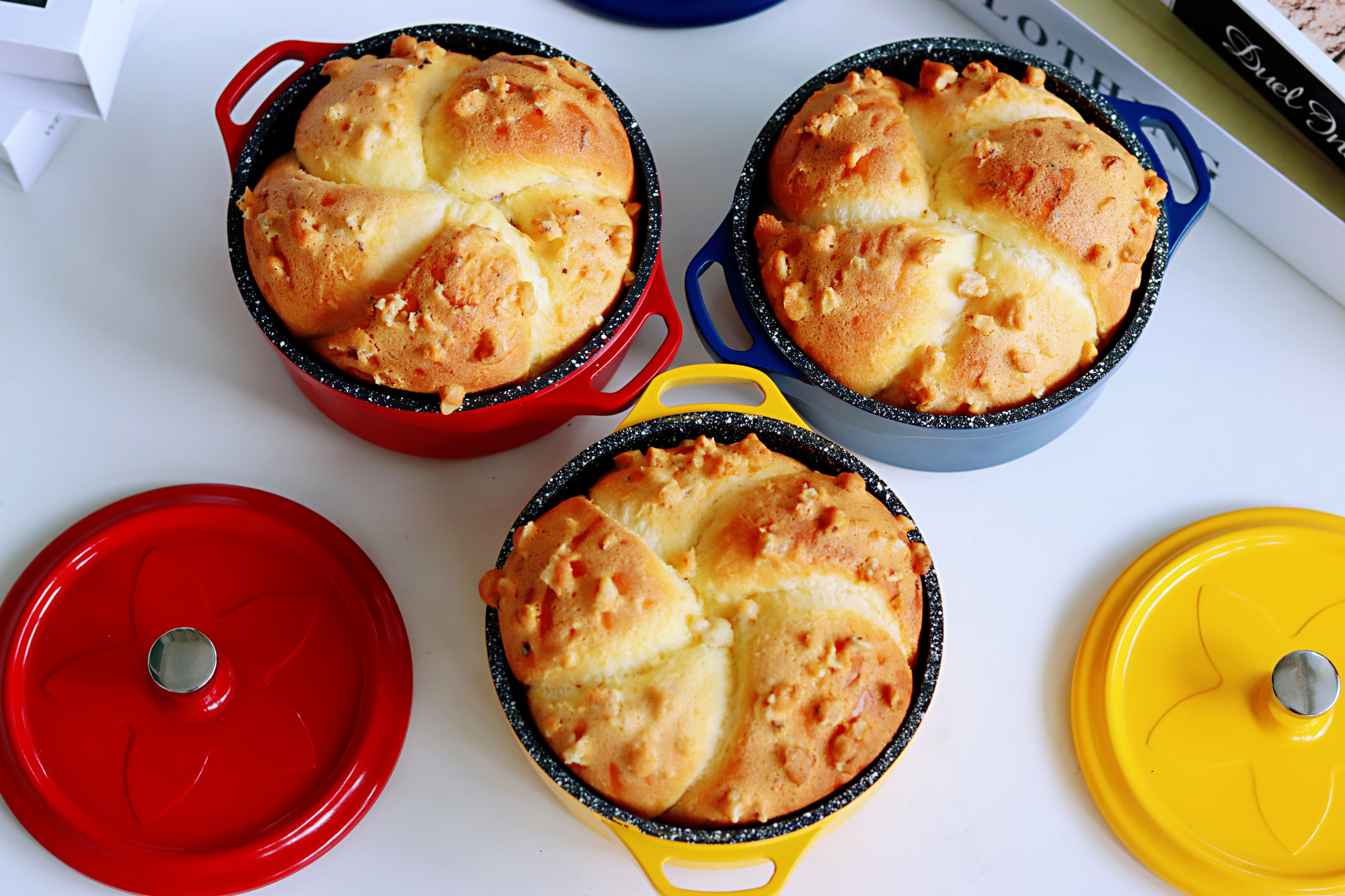 一定要尝试的面包配方，一次发酵，外酥里软，放3天不硬，特解馋