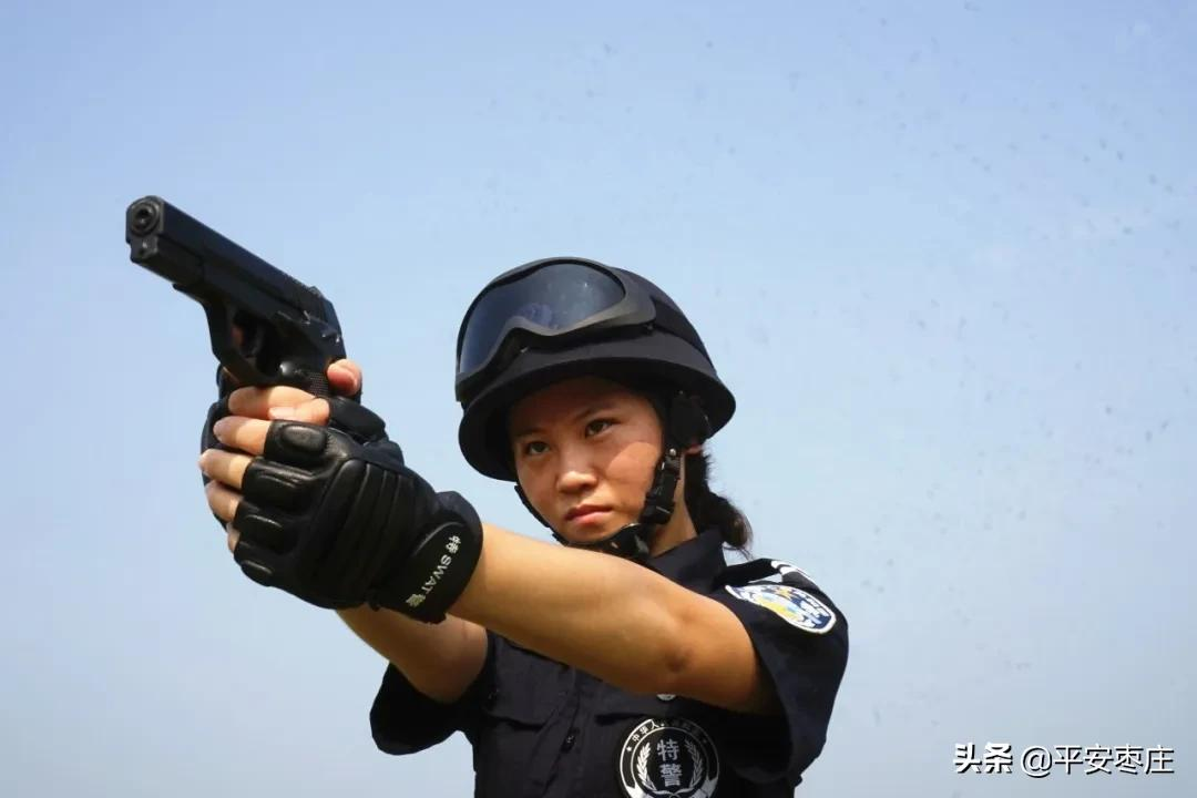 她，走了……
