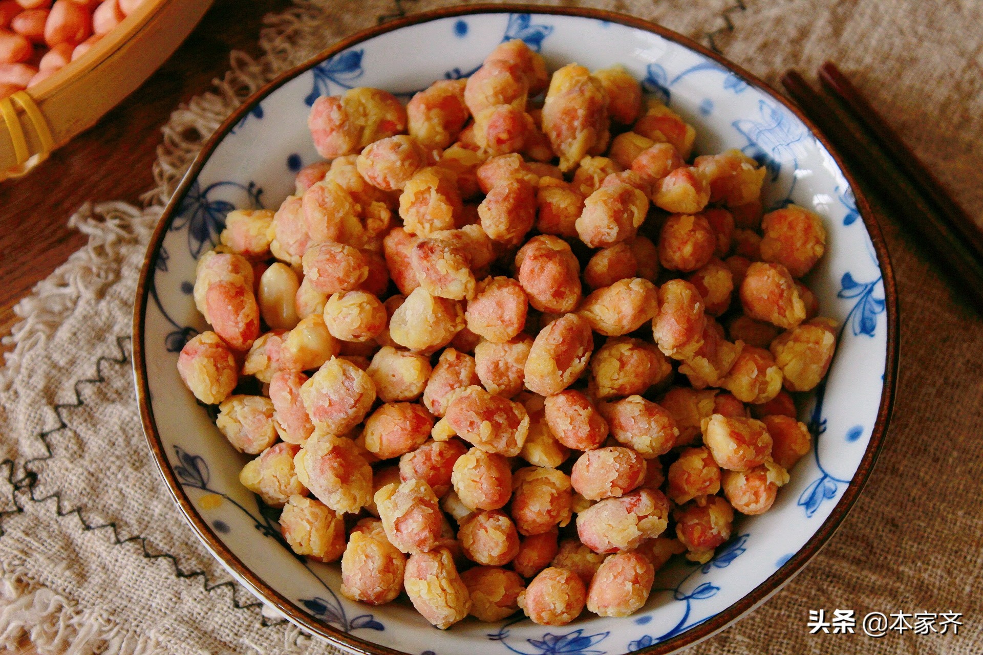 蛋酥花生米的做法，一個雞蛋一碗麵粉，好吃好做，一口一個真是香