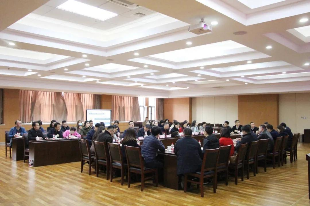 天府七中教育集团工作推进调研会顺利召开