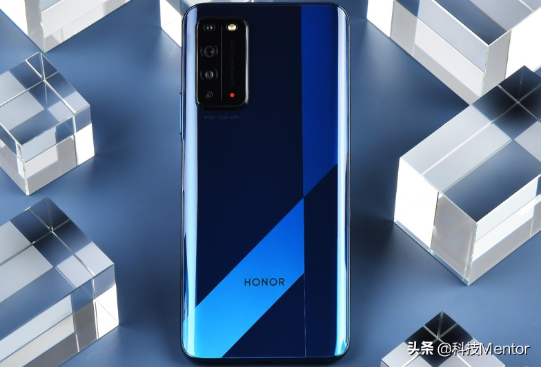 两部2000档手机推荐，荣耀与Redmi，哪款值得购买