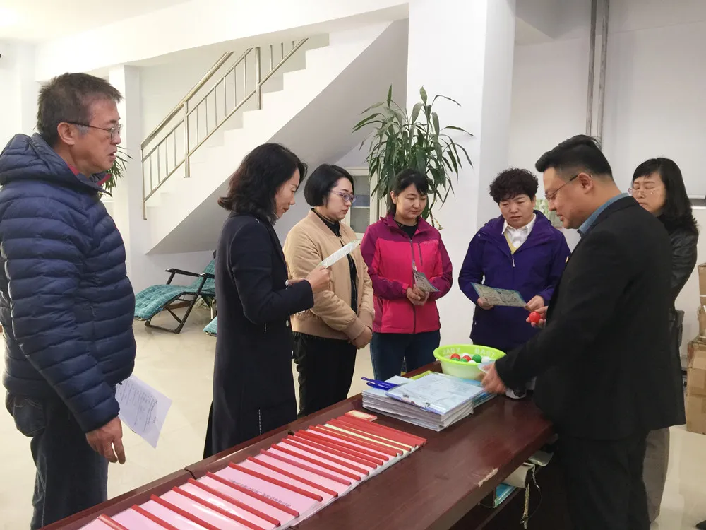 省妇联对白银市“巾帼家美积分超市”和“儿童快乐家园”进行绩效评估