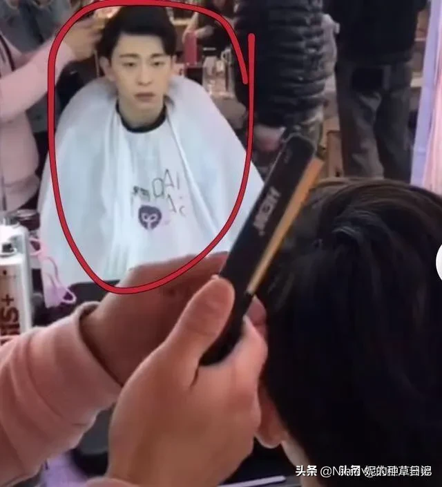 Come across Deng Lun " do one's hair " , one face is helpless to extremely, left to expose true skin however after filter lens
