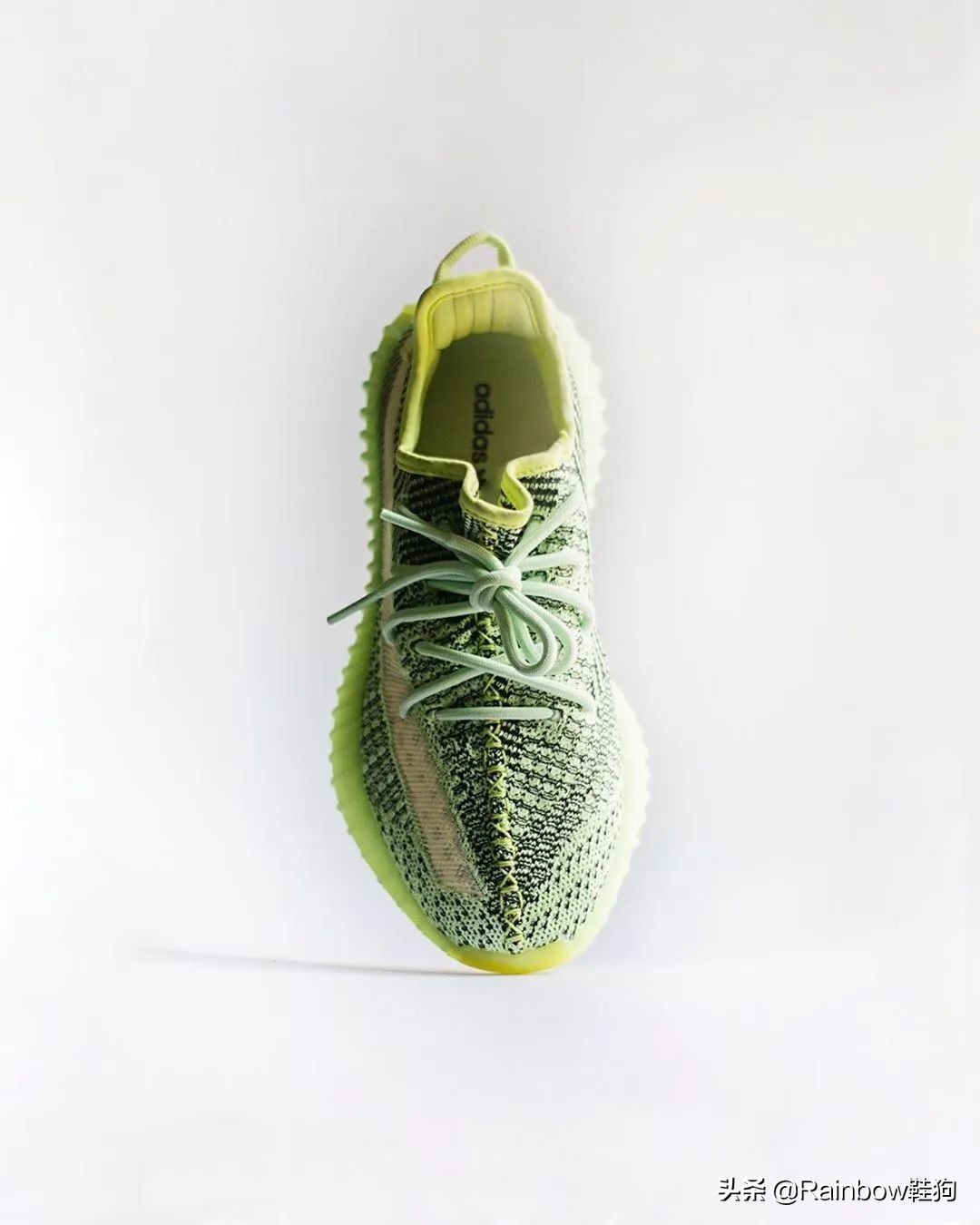 万万没想到 年年夏天都疯涨的 Yeezy 350 今年我能随便挑