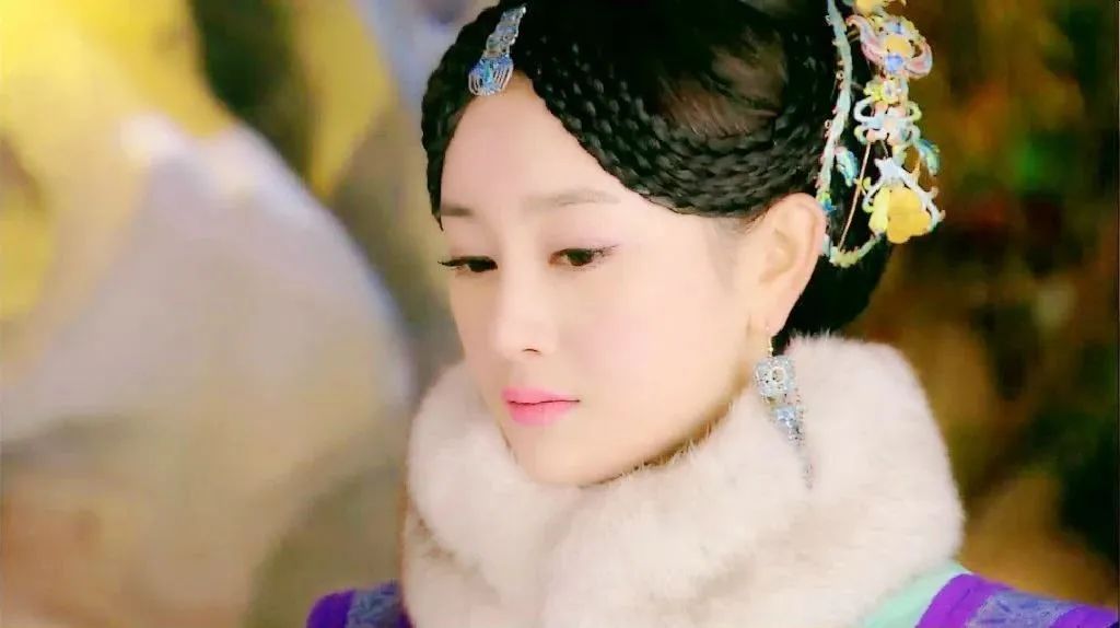 她当红时公开搬弄原配、为男朋友数次整容，现在痛哭上了热搜？