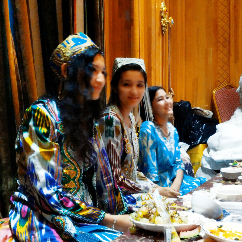 Travel Notes in Xinjiang: I was attending a Uzbek wedding, but I saw a luxury hotel in Kashgar