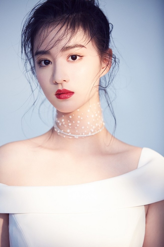 王楚然冷艳妖娆太性感撩人！雪肤娇嫩魅力不可小觑