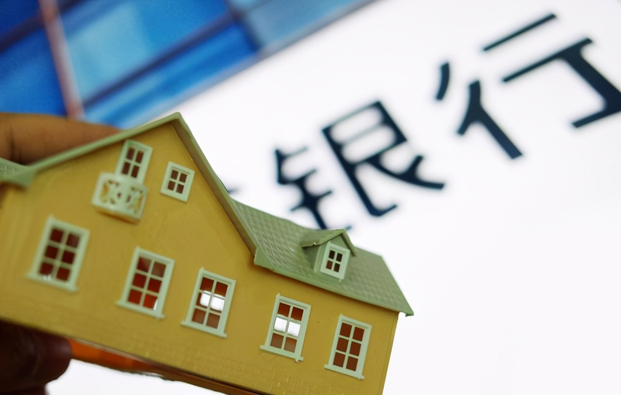 “买房”与“存钱”差别大吗？专家给出看法：5年后“一目了然”