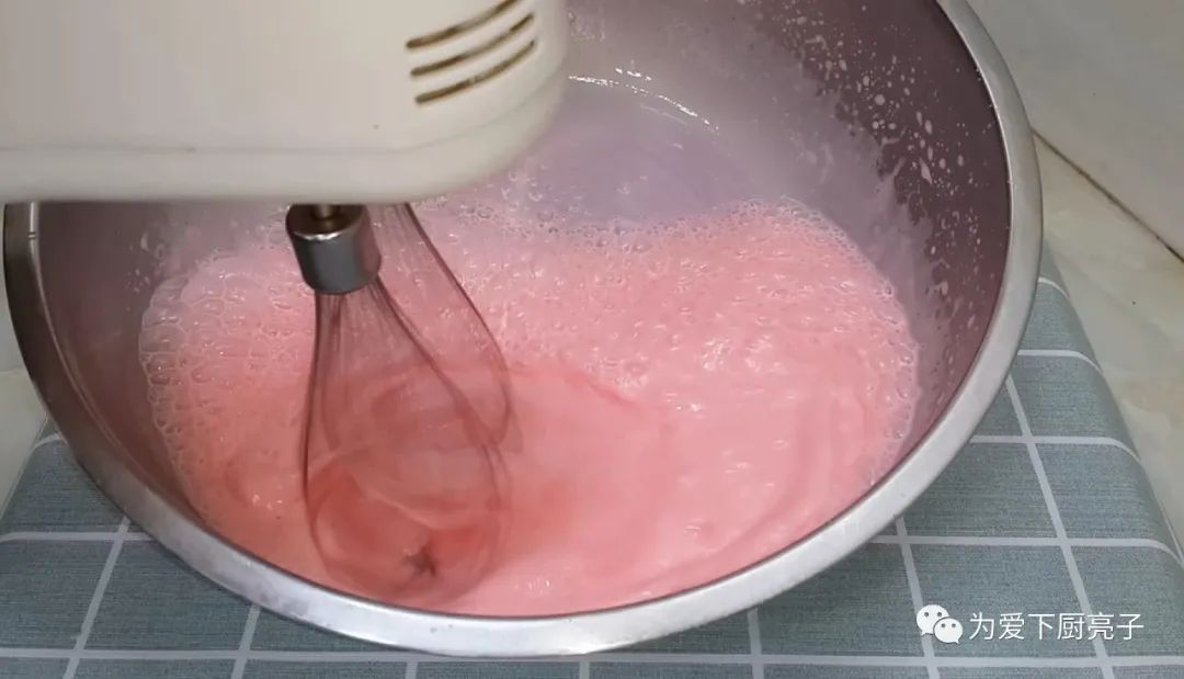 夏日自制冰淇淋做法，冰箱一放，简单好吃无添加，孩子天天嚷着吃