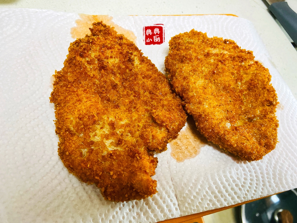 自己在家就能做的黄金炸鸡排，外酥里嫩，孩子肯定爱吃