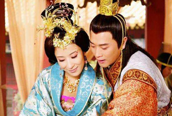 帝王的貪欲：被皇帝耽誤的女人們，說(shuō)一說(shuō)宮廷里的后妃制度