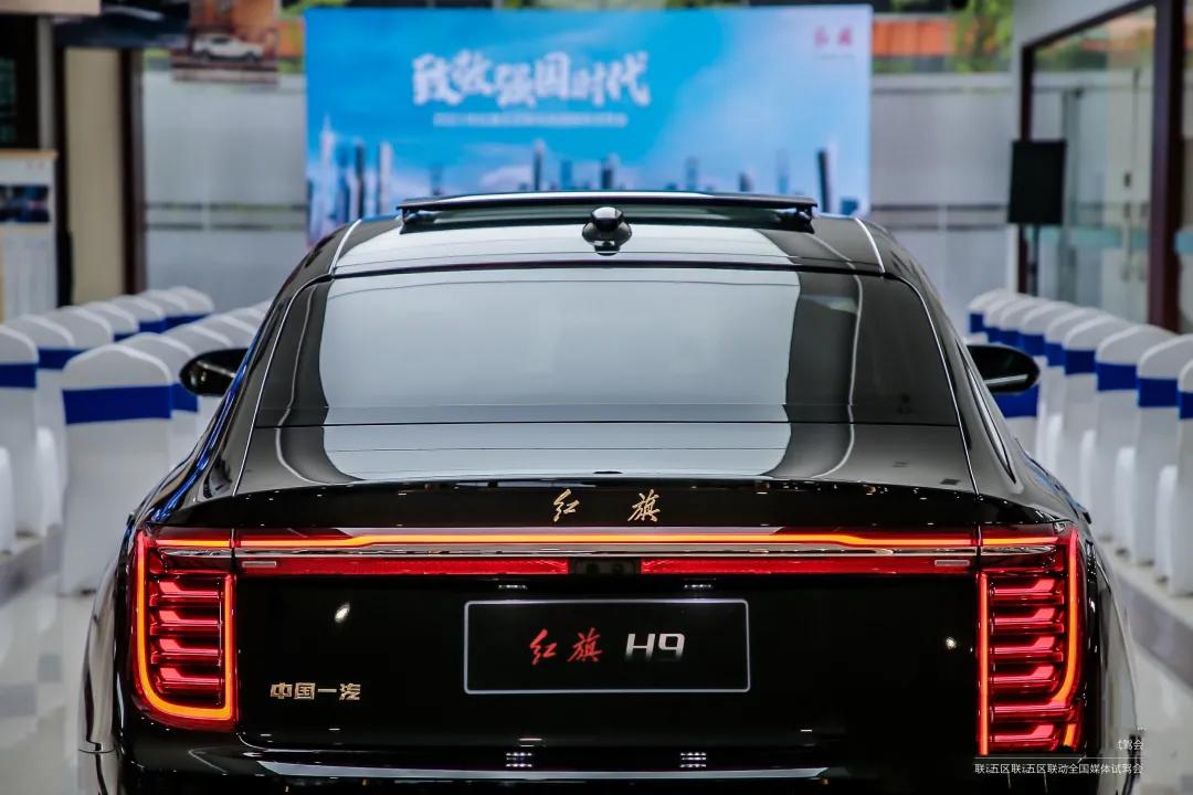 这款中国豪华品牌轿车售价接近50万，它与BBA之间如何选择？