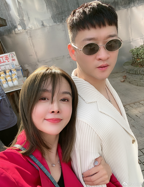 曹云金官宣新恋情：你可以劝她分手，但是别骂