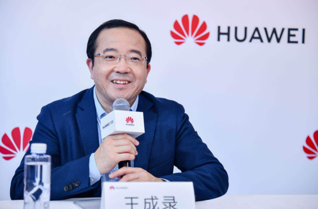 鸿蒙升级标准出炉，华为说到做到，“花粉”可