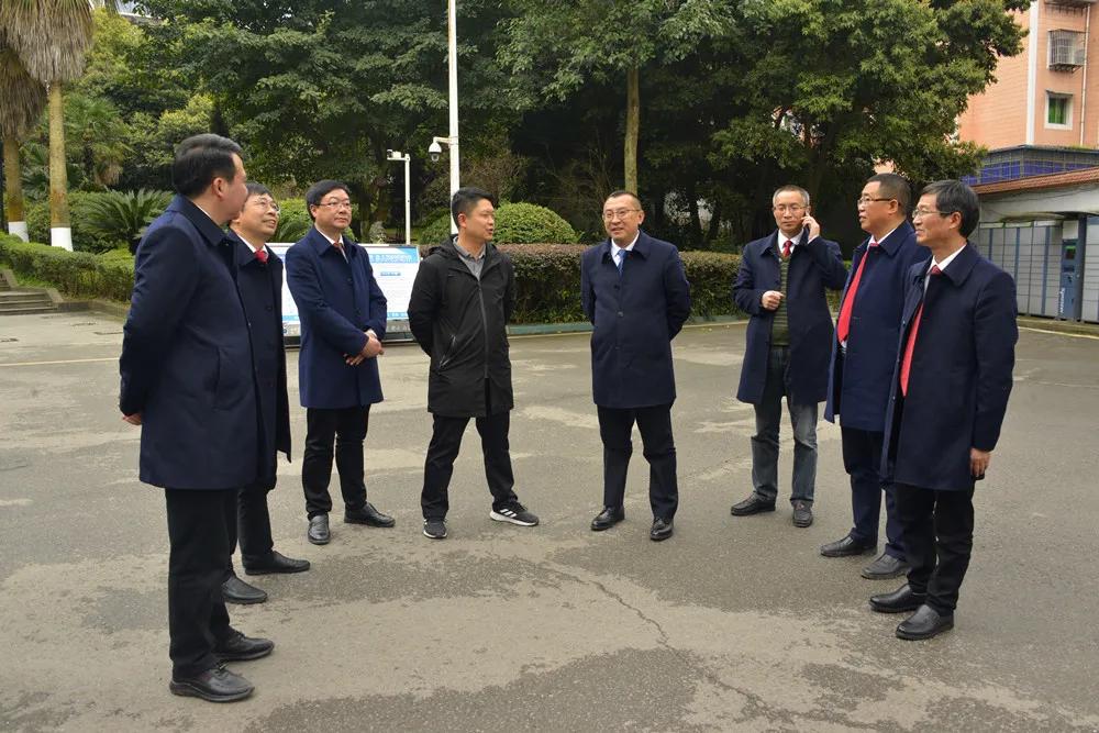 开江中学一行到达州中学考察交流