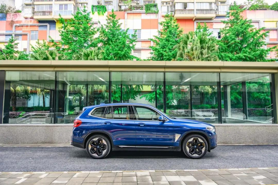 宁缺毋滥—试驾宝马iX3