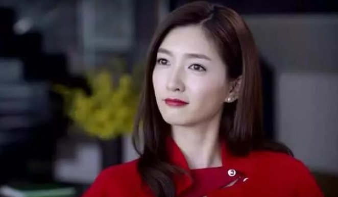 33岁江疏影有多撩人？全身仅靠两根绳吊着，网友