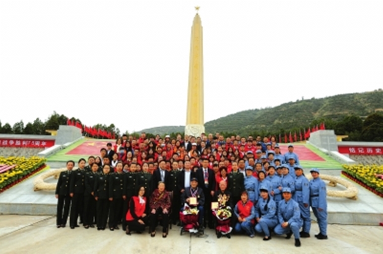 弘扬抗战精神·致敬抗战老兵‘云致敬’丨兰州市300多名社会各界代表祭奠英烈