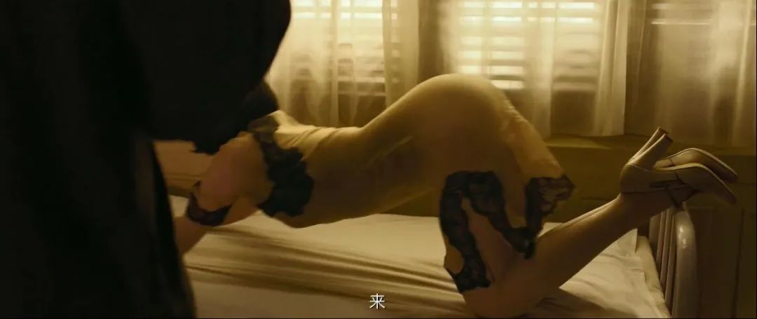 “裸露”成风，中国男明星的衣服，也该一件一