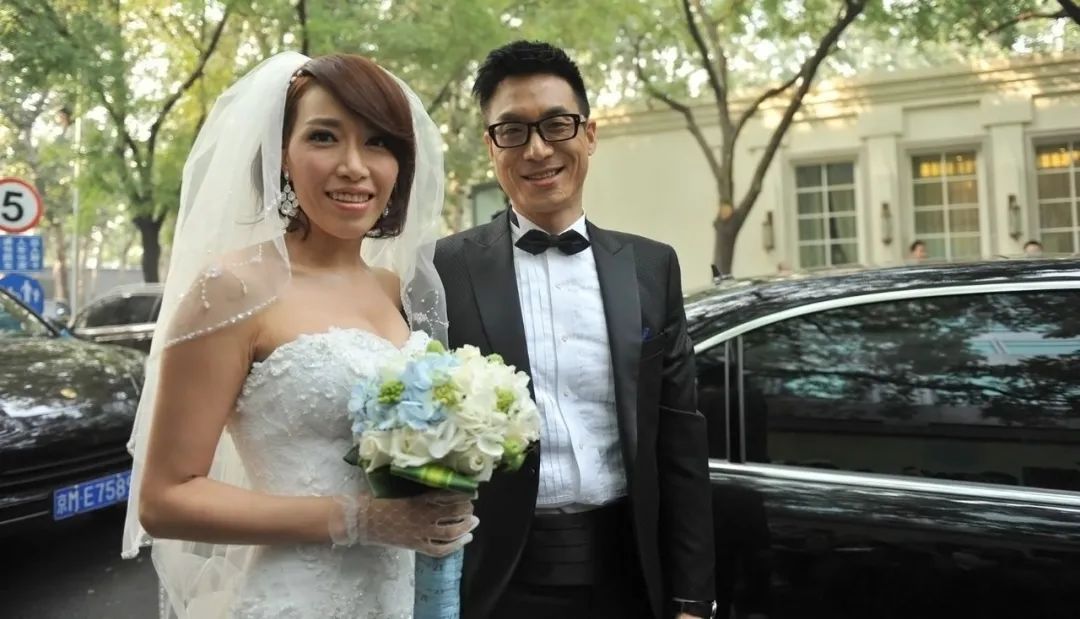 《三十而已》：12首电视歌曲，金池一个人唱了