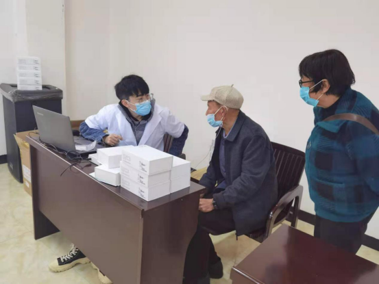 云南省罗平县：为贫困听力残疾人适配助听器