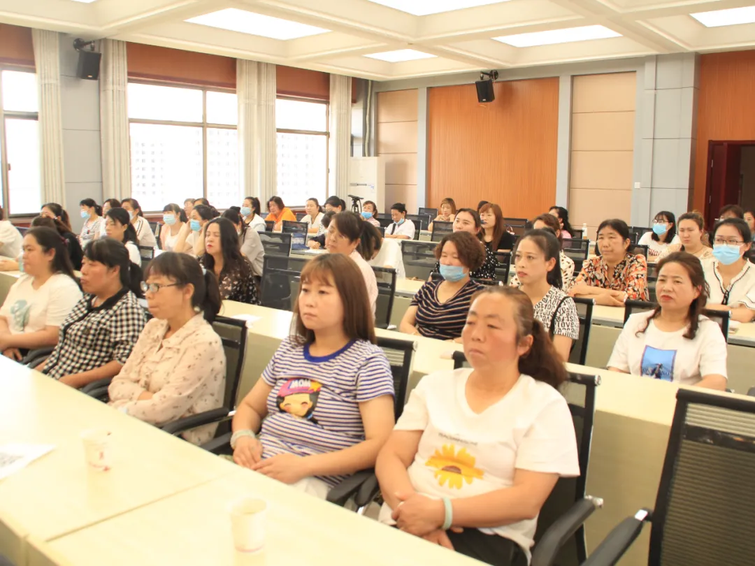 省妇联“巾帼心向党•奋进新征程”“四史”宣传教育巡讲走进白银市