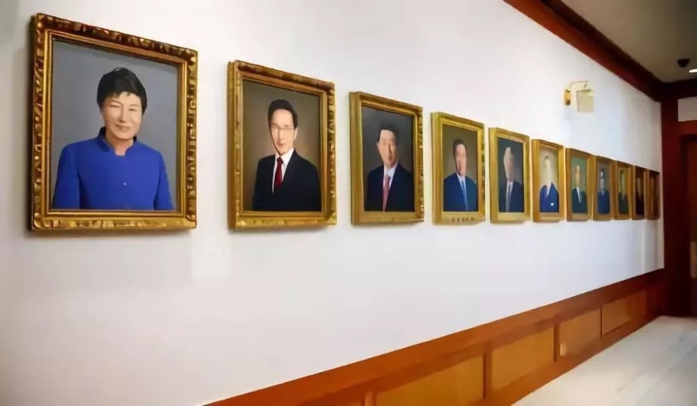 文在寅最大危机！支持率暴跌遭韩国人唾弃，恐下台就入狱？