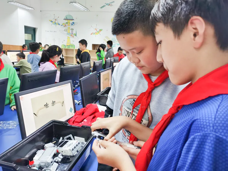 成都市双流区东升迎春小学乡村少年宫暨项目制社团活动