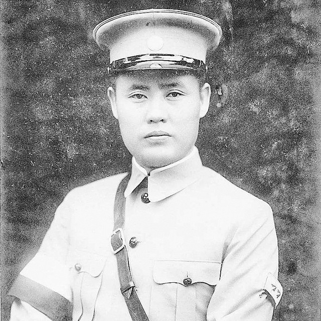 傅作义要活捉毛泽东，主席唱“空城计”，用千