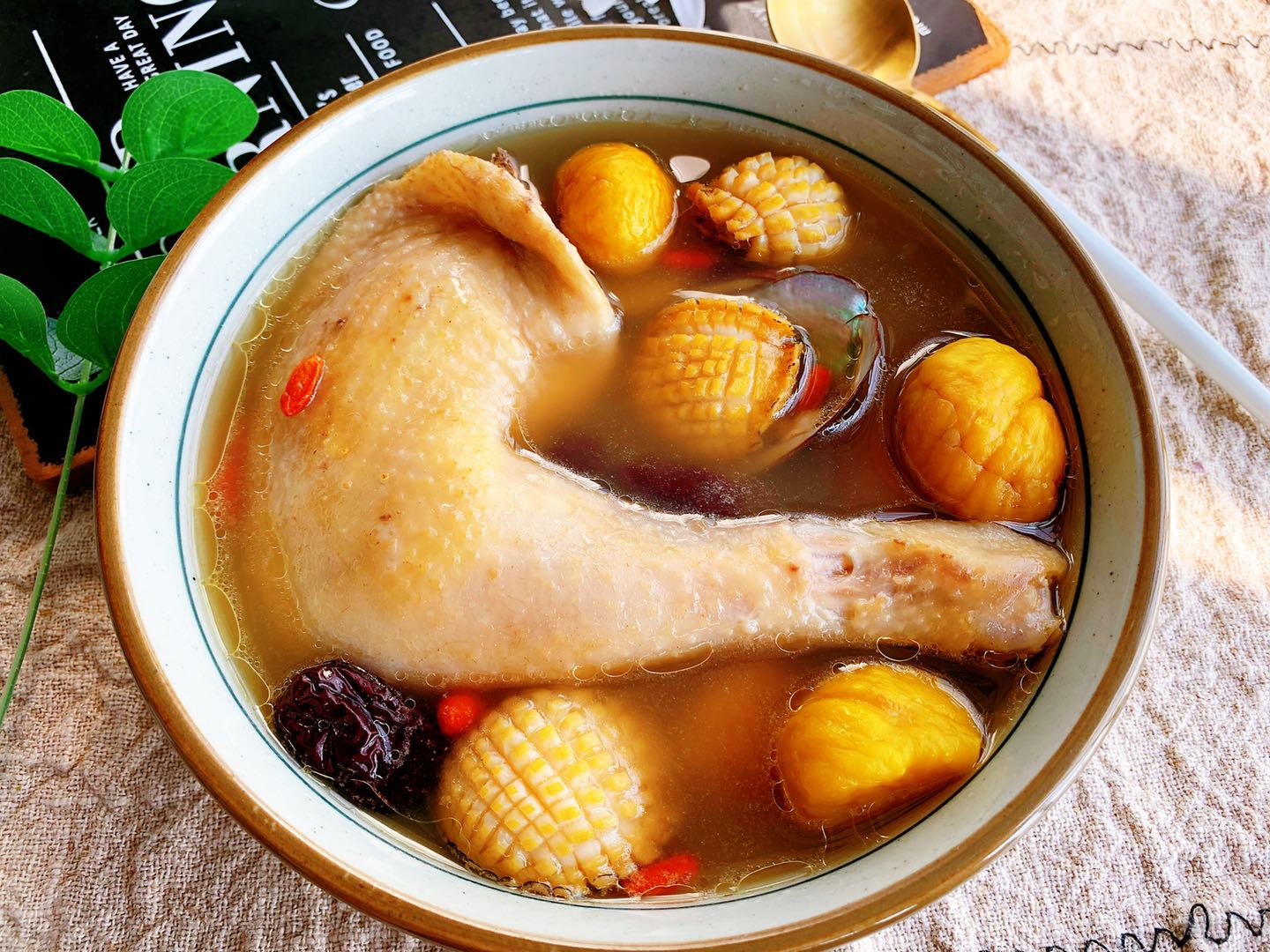 图片[1]-板栗鲍鱼鸡汤做法步骤图-起舞食谱网