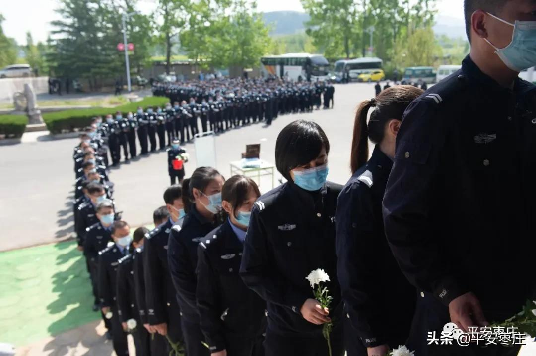 她，走了……