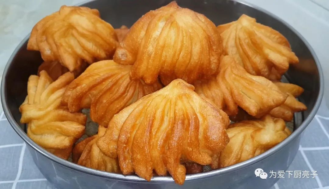 油條這樣做太好吃了，筷子夾一下，鬆軟又香甜，比吃麵包還舒服