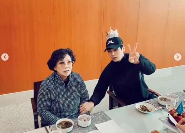 韩国33岁主持人金周永猝死家中，三天前还晒帅照