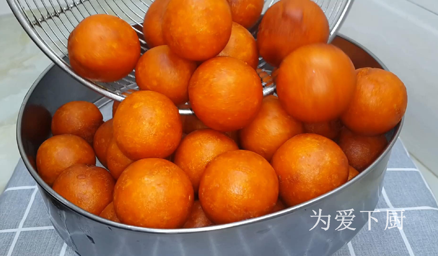 红薯这样做才好吃，加半碗糯米粉，个个焦脆又香甜，真的太香了