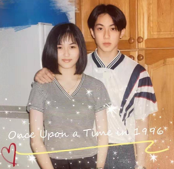 41 years old of Wu Zuntai can maintain! Wear recreational outfit to follow classmate group photo too handsome, complete unlike one generation person