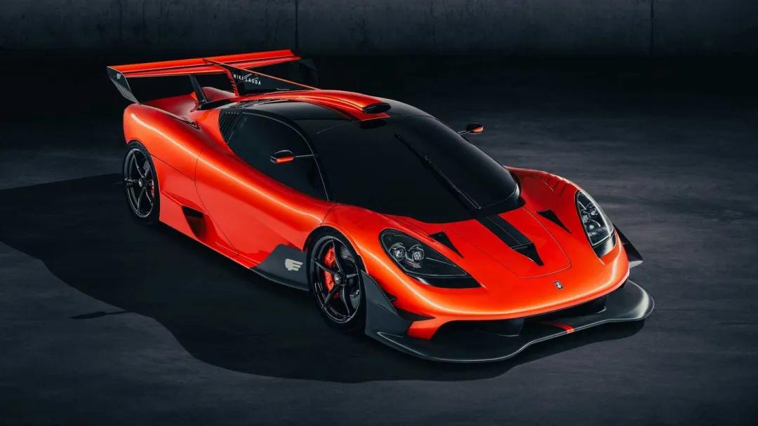 这台赛车发动机破万转，车尾还有大风扇，圈速堪比F1