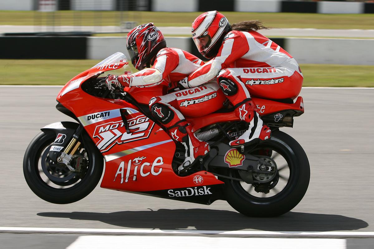 ����ԭζ��ѥ�� ����˹���������У���ӽ�MotoGP���ֵĻ���