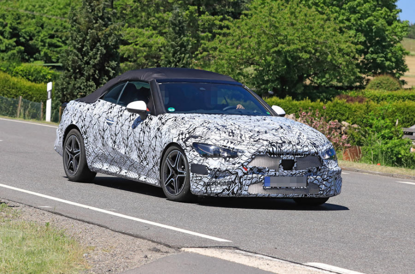 大众汽车330万客户数据遭泄露；全新奔驰C级敞篷版曝光