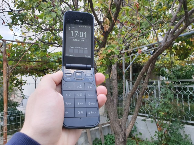 翻盖经典的回归：Nokia 2720 Flip 评测