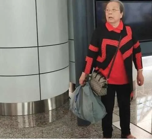 赵薇被封杀后,“容嬷嬷”又火了